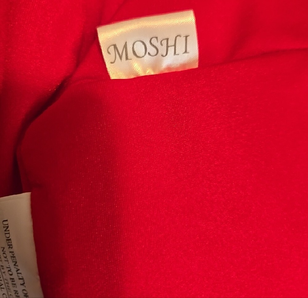MOSHI Red Squishy Pillow - Picture 2 of 3